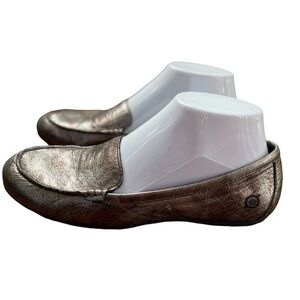 BORN Metallic Gold Leather Loafer Flat Shoes Comfort Cushion Sole Close Toe Sz 7